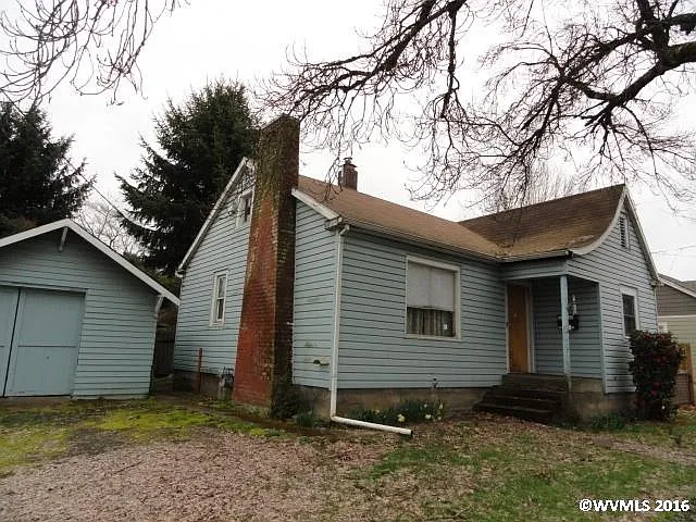 1546 Summer St NE photo 1