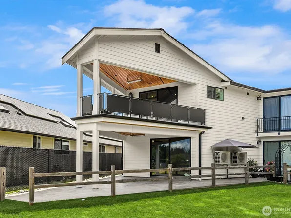 16226 E Shore Drive #B, Lynnwood, WA 98087