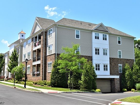 3rd image of 5101 Enclave Cir #5101