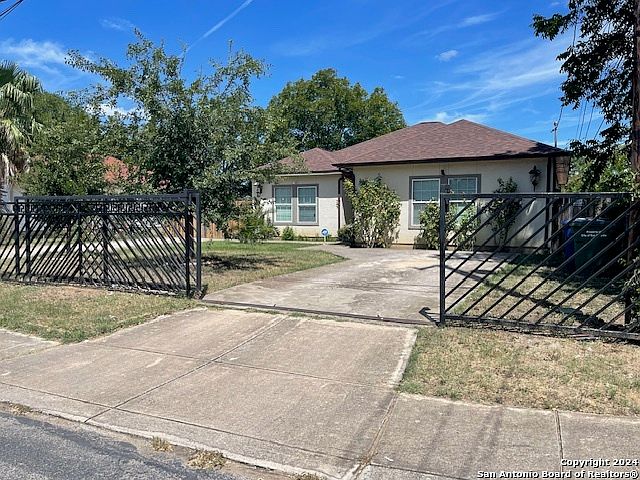 1st image of 2618 Wayne Dr