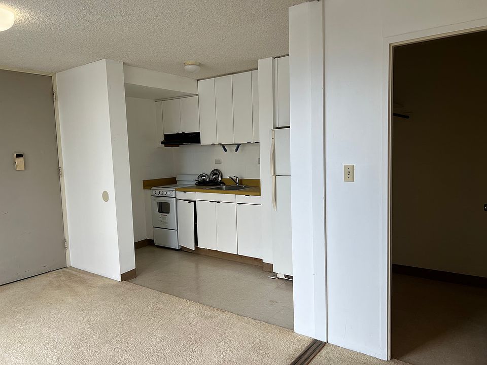 2nd image of 1637 Makiki St APT 302