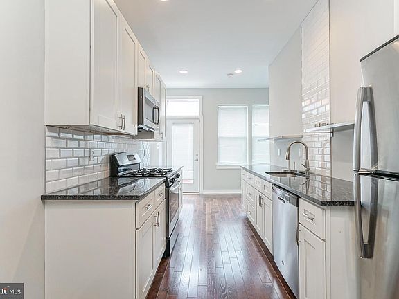 5th image of 1812 Frankford Ave