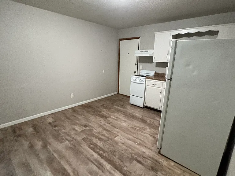 1215 Sylvan St — Photo 10
