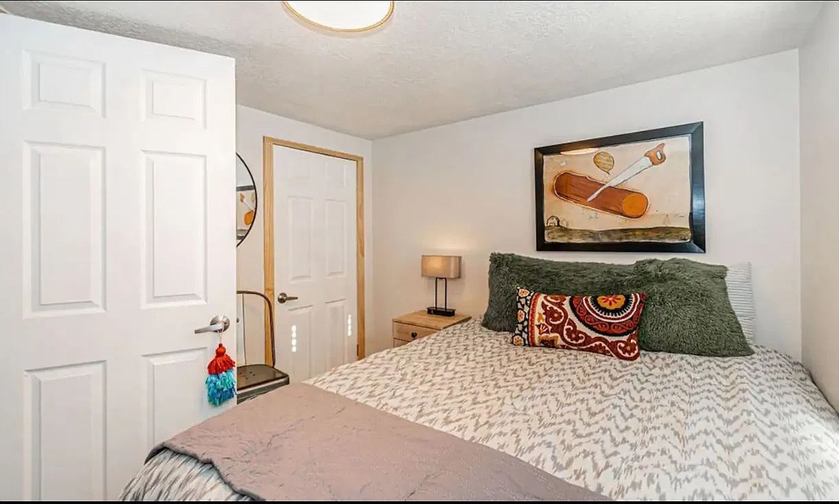 5 bed, 2.5 bath, 1554 sqft, $1,800 — Photo 3