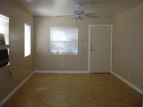 4th image of 24862 Cottonwood Ave
