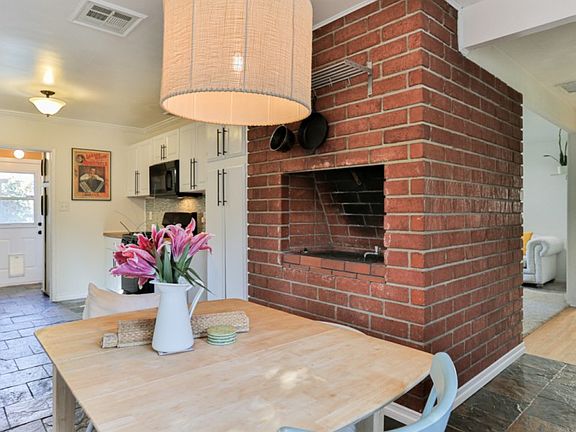 4th image of 15421 Covello St