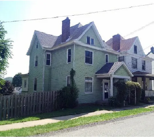 339 Walnut Ave photo 1