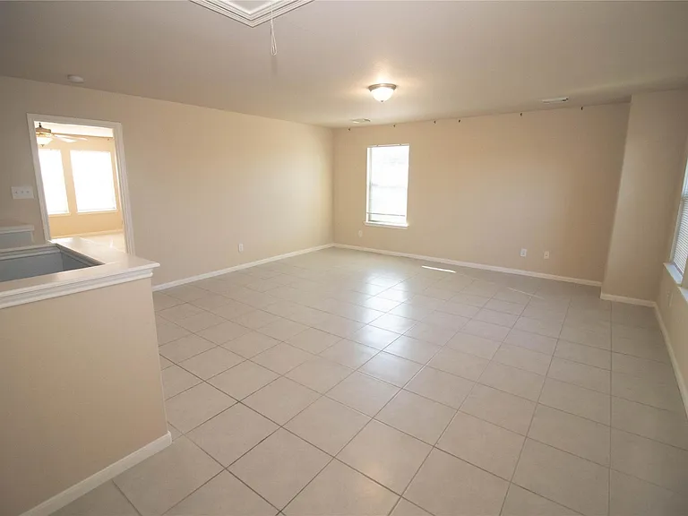 2202 Crossmill Ln — Photo 30