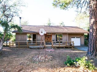891 Victoria Ln, Sugarloaf, CA 92386