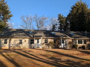 1427 Sugartown Rd, Berwyn, PA 19312