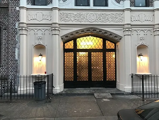 Rented by The Syper Group | media 27