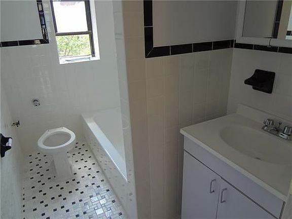 5th image of 135 Clarkson Ave APT A6