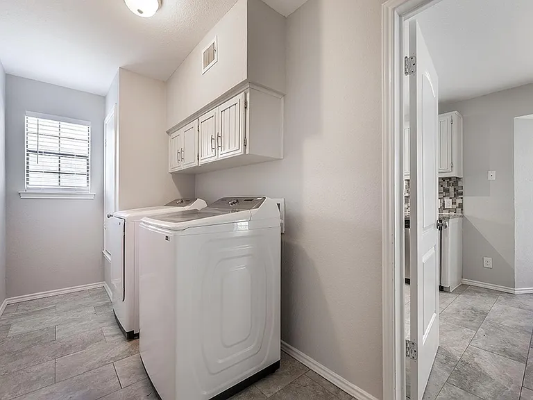 3110 Monument Dr — Photo 17