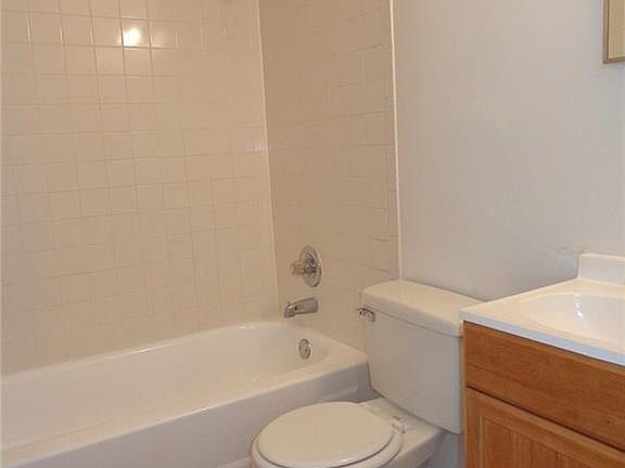5th image of 9616 1st Bay St APT 3