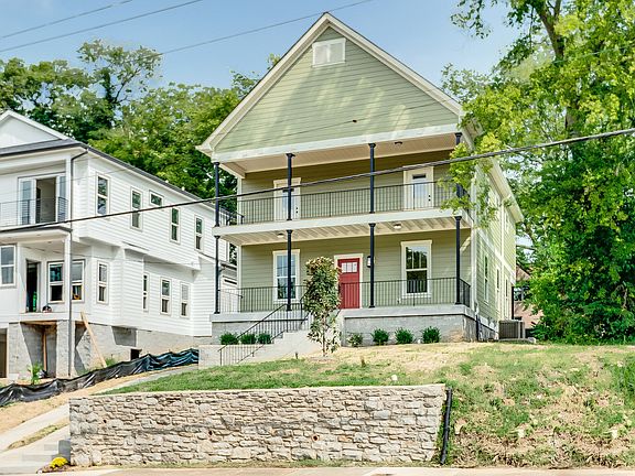 3rd image of 907 Stockell St