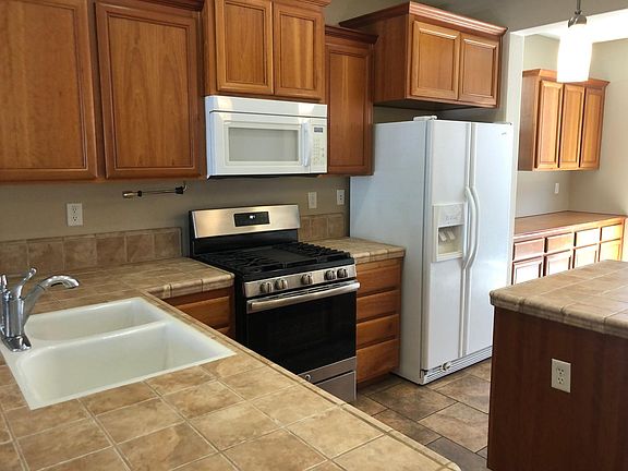 5th image of 191 Barnhill Dr