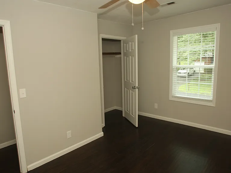 352 Longwood St — Photo 19