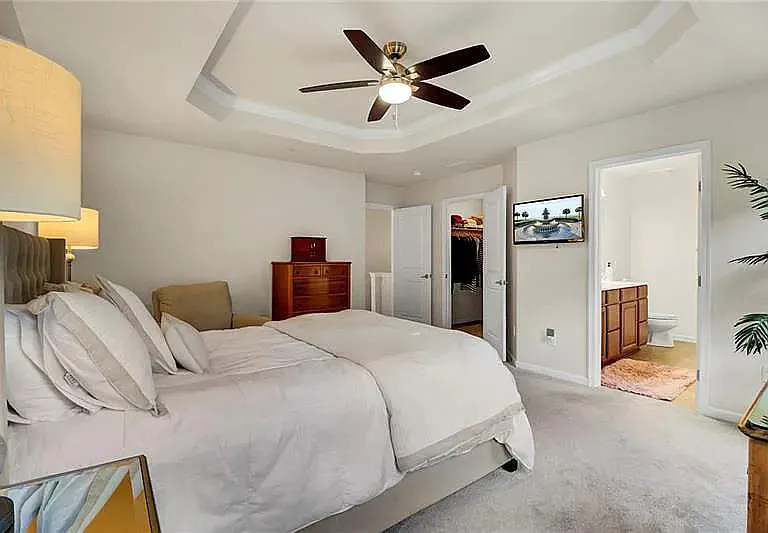611 Edison Dr — Photo 11