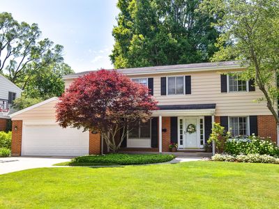 419 W Sheridan Pl, Lake Bluff, IL, 60044