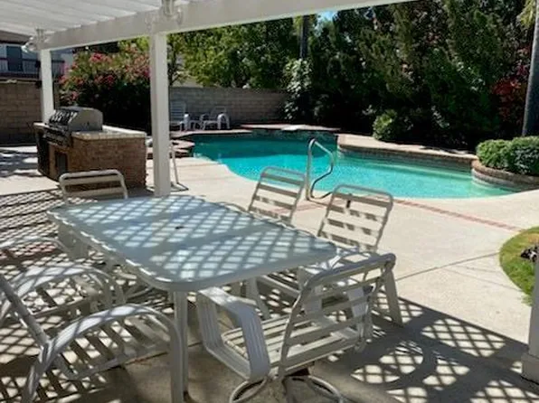 15021 Broadmoor St, North Hills, CA 91343