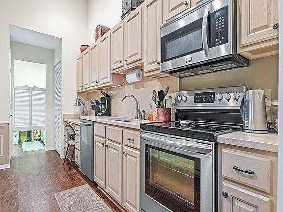 3rd image of 675 Tennis Alley Ct Unit 3-A-1