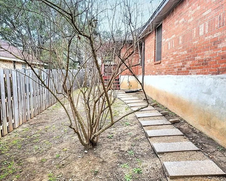 1508 Mount Laurel — Photo 56
