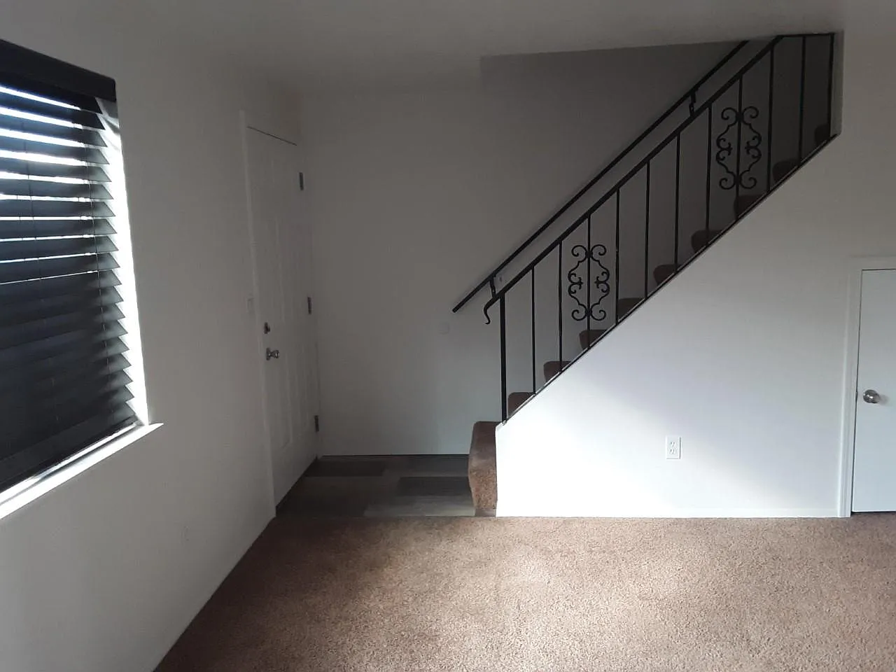2 bed, 1.5 bath, 938 sqft, $1,575 — Photo 4