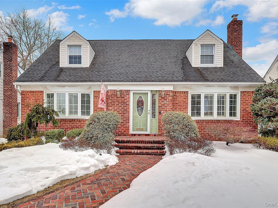 1st image of 122 Laurel Drive