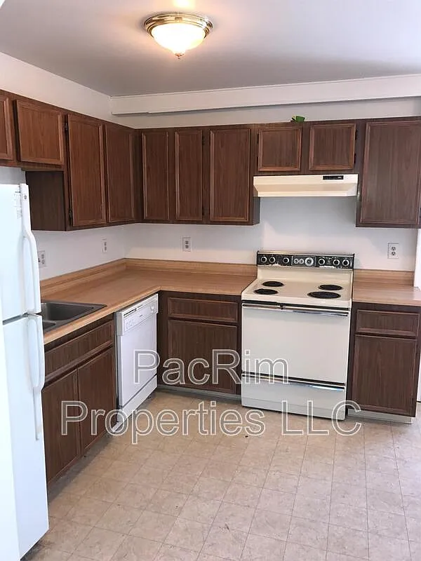 2 bed, 1.0 bath, 900 sqft, $1,400 — Photo 2
