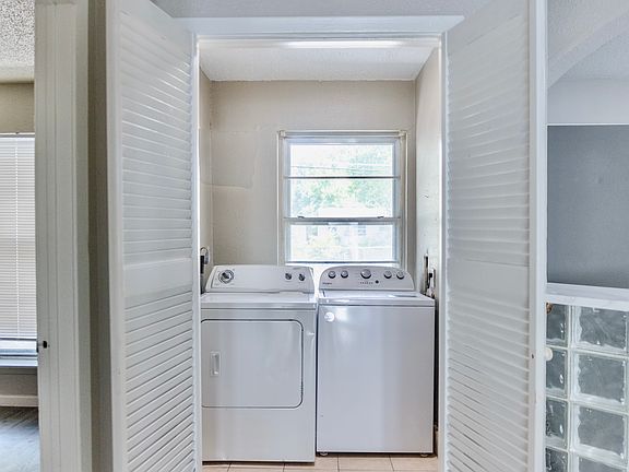 5th image of 2209 Tolosa Dr