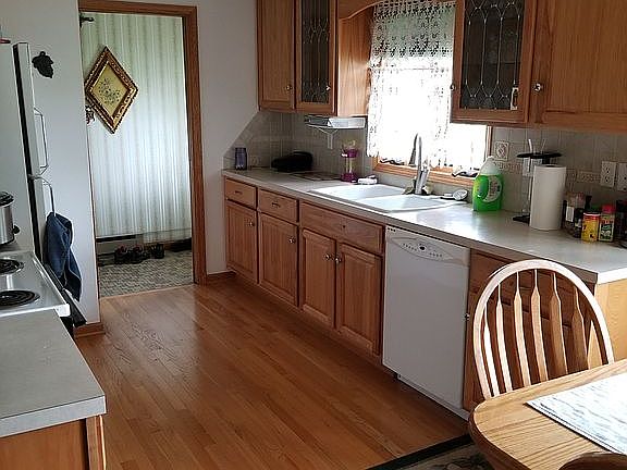 17' x 10' dimensions