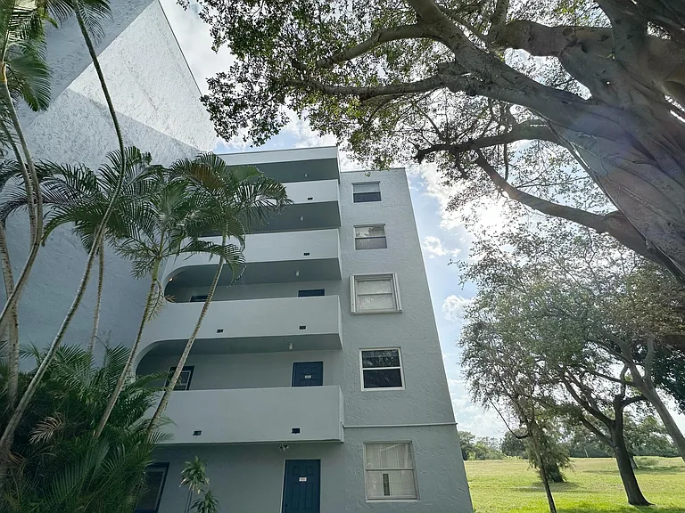 5301 NW 2nd Ave #401 — Photo 37