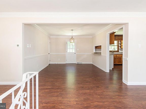 5th image of 1704 Raines Dr