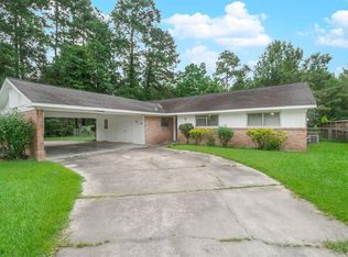 305 Maple Ln, Conroe, TX 77304