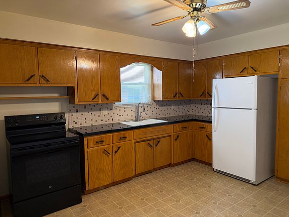 4th image of 119 Filmore Ave #2
