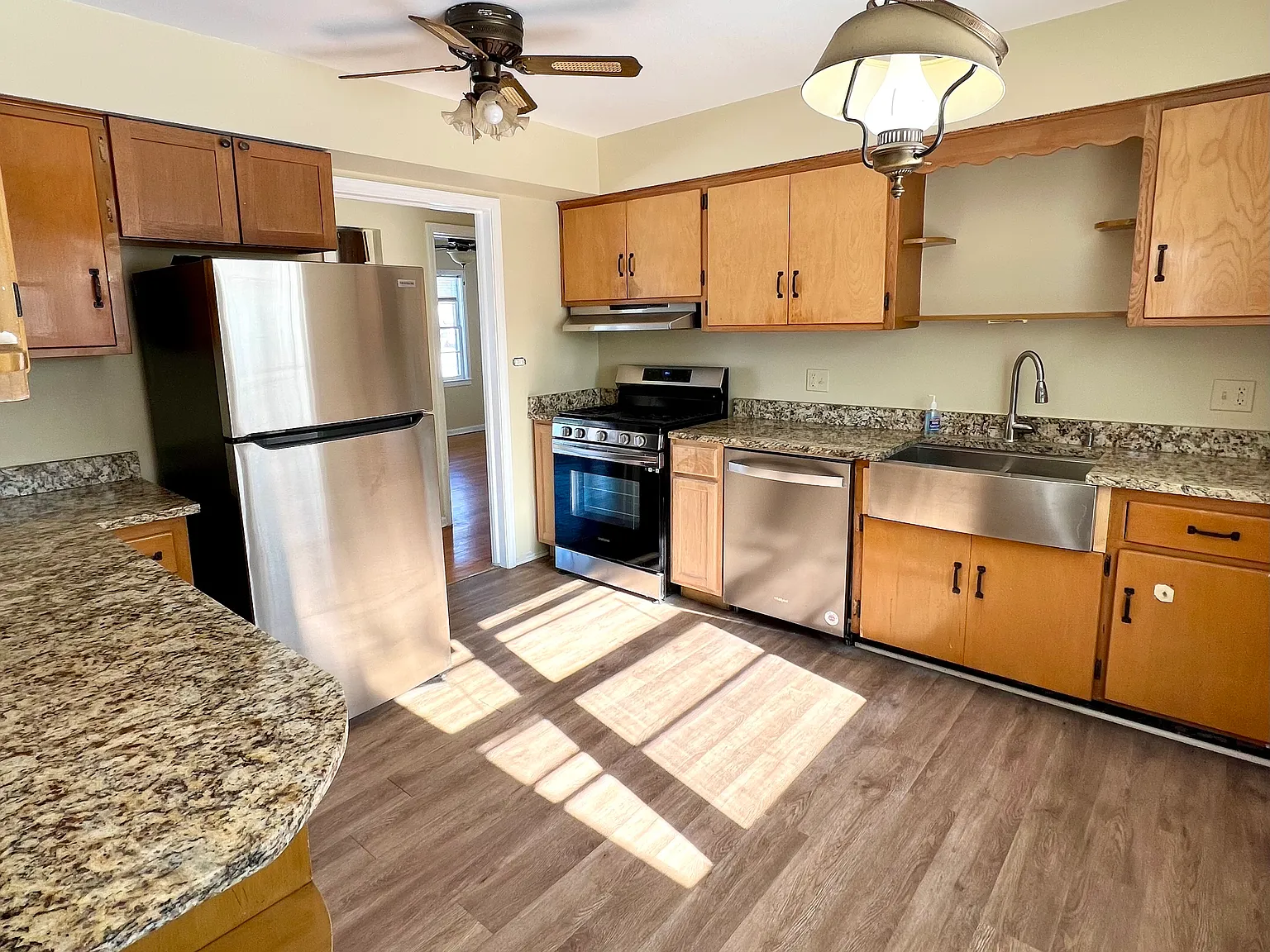 4 bed, 1800 sqft, $4,400 — Photo 4