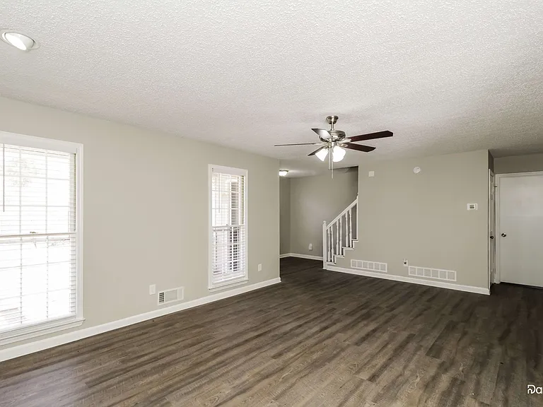 21 Bedford Ct — Photo 5
