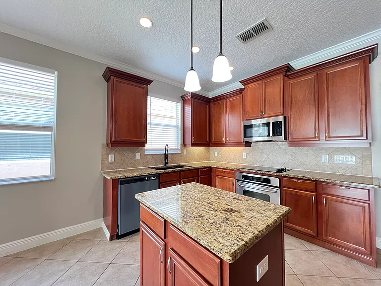 15008 Stonebriar Way — Photo 9