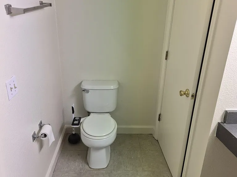 1614 K St #2 — Photo 8