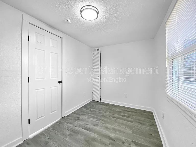 4802 Locust Ave — Photo 3