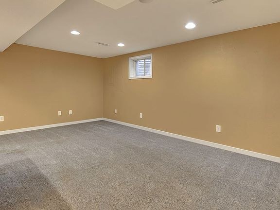 4th image of 746 Goss Dr #B