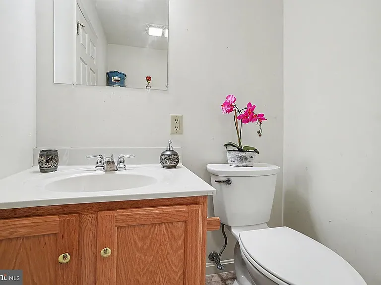 239 G St — Photo 13