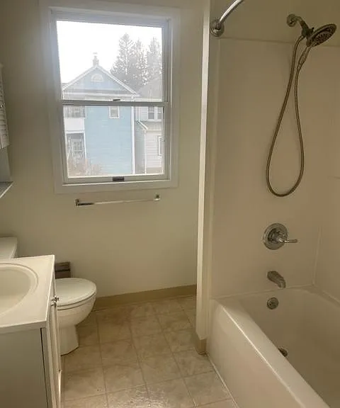 216 Phillips St — Photo 6