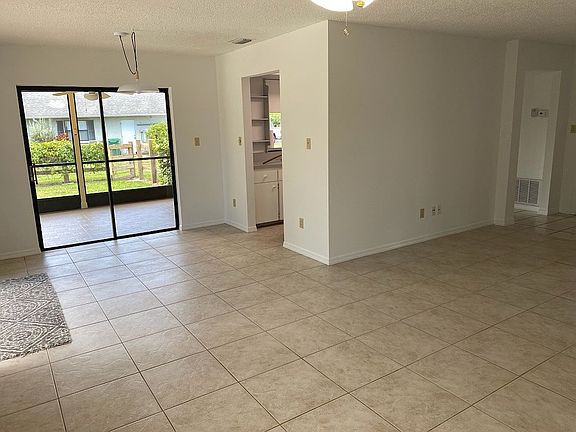 4th image of 5501 Echo Pines Cir E