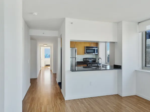 66 West 38th Street 17E image 3 of 13