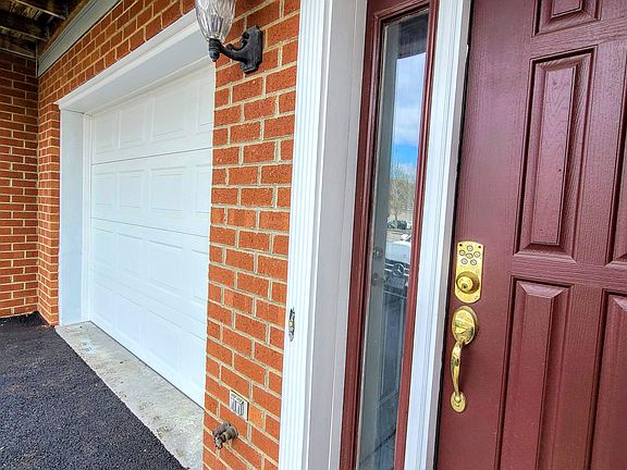 3rd image of 135 Blue Leaf Dr NW