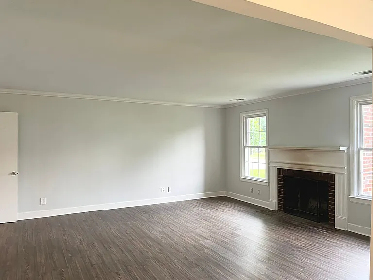 116 Symons St — Photo 5