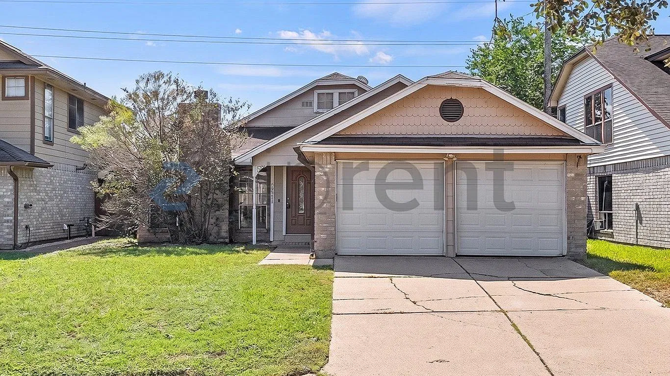 3 bed, 1599 sqft, $2,000 — Photo 1