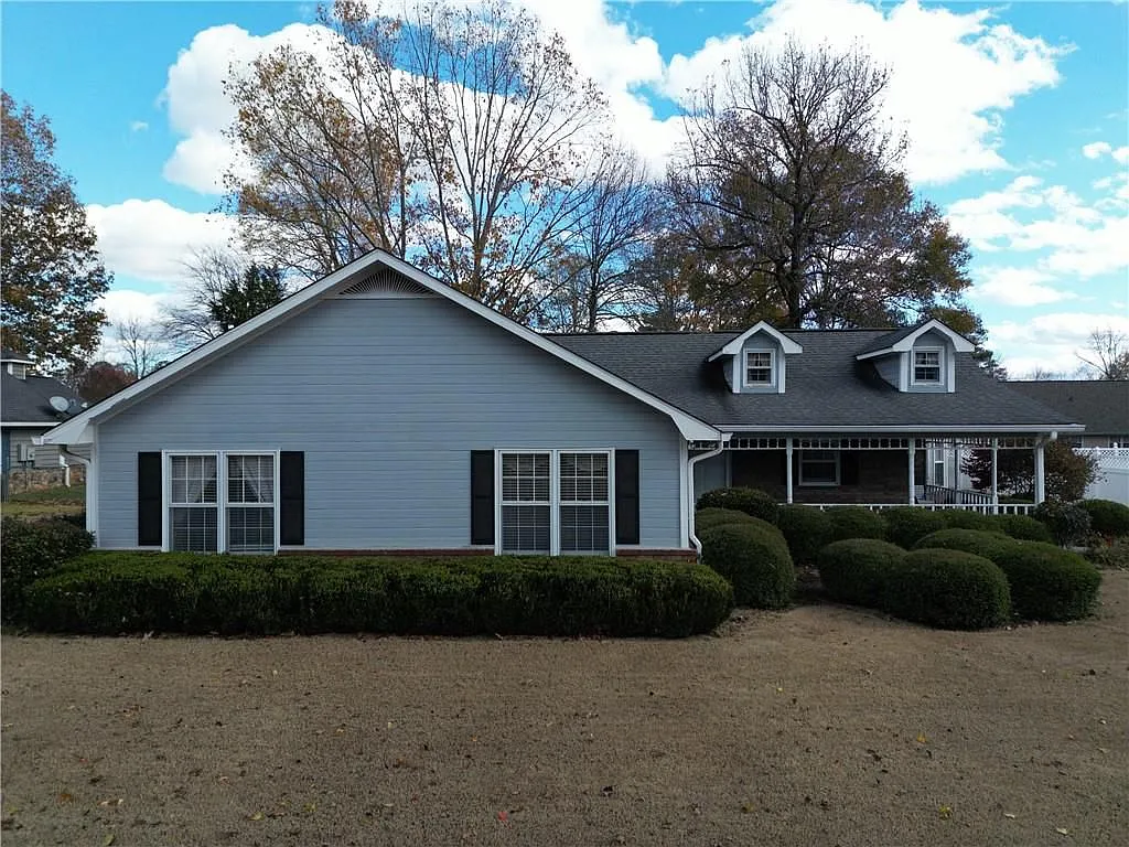 1310 Old Summerville Rd NW photo 1