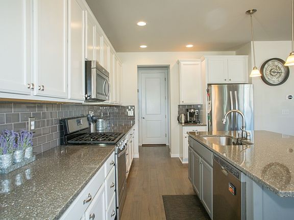 4th image of 4410 Campus Dr NE